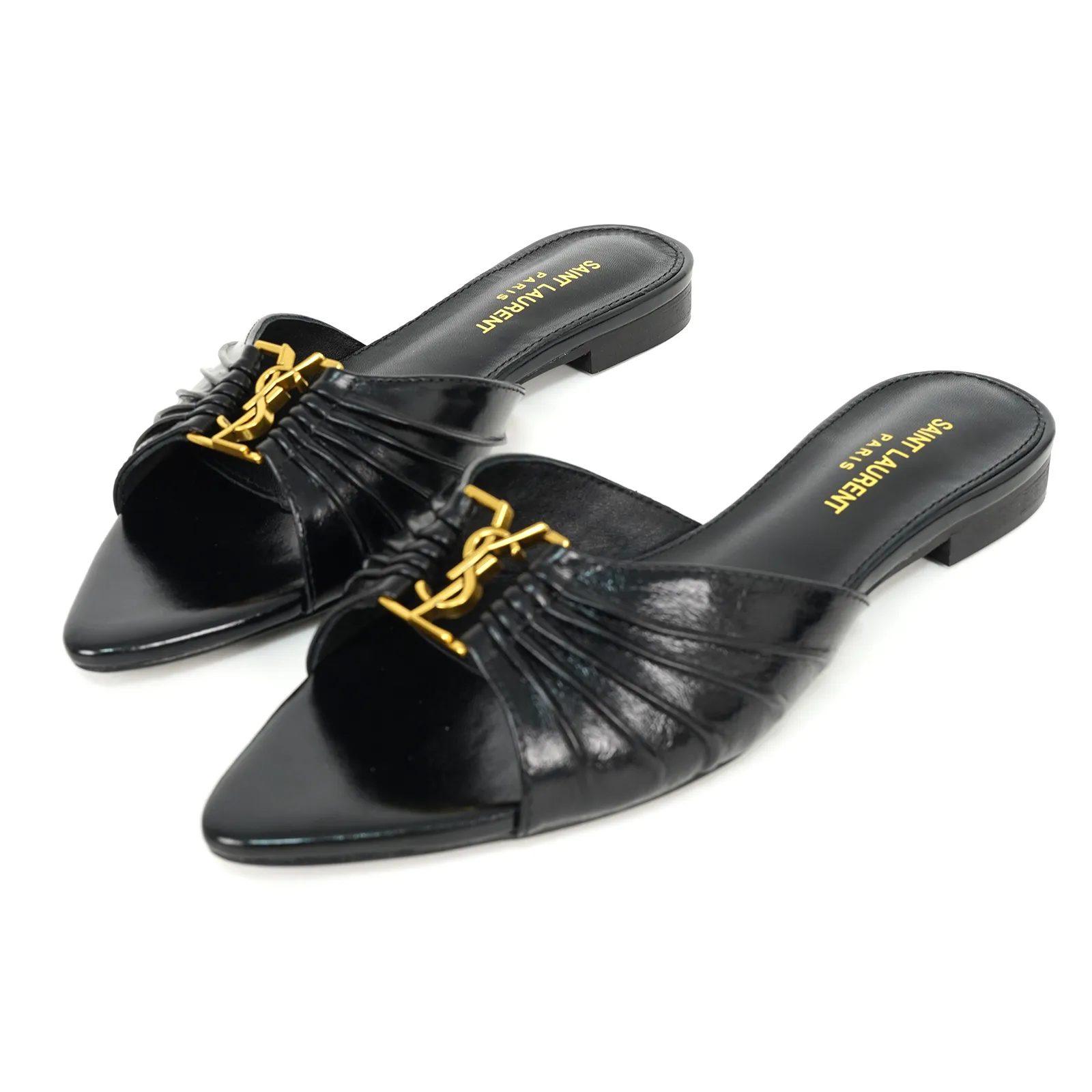 👟👟Ex-factory price 440👟👟 YSL "SAINT LAURENT*" Factory number: 510-108 New summer product LOGO metal buckle, elegant pointed toe slippers —————————— 2025 new spring and summer series pinch wrinkle slippers! Pointed-toe slippers How can I miss a pair of fairy shoes in this summer day? Matching various small skirts, you don't have to worry about the shape of your feet at all. Under the transparent light, they appear colorful. It's really too beautiful. The whiteness of your upper feet is so eye-catching! The metal buckle with the brand's LOGO illuminates the delicate lines of the ankle, releasing infinite elegance and charm. Explore more exquisite slippers!  Fabric: Butter leather Lining: Imported water-dyed sheepskin Foot pads: Goat leather Outsole: Italian leather outsole Size: 35-44 (42 43 44 customized) Heel height: 1CM